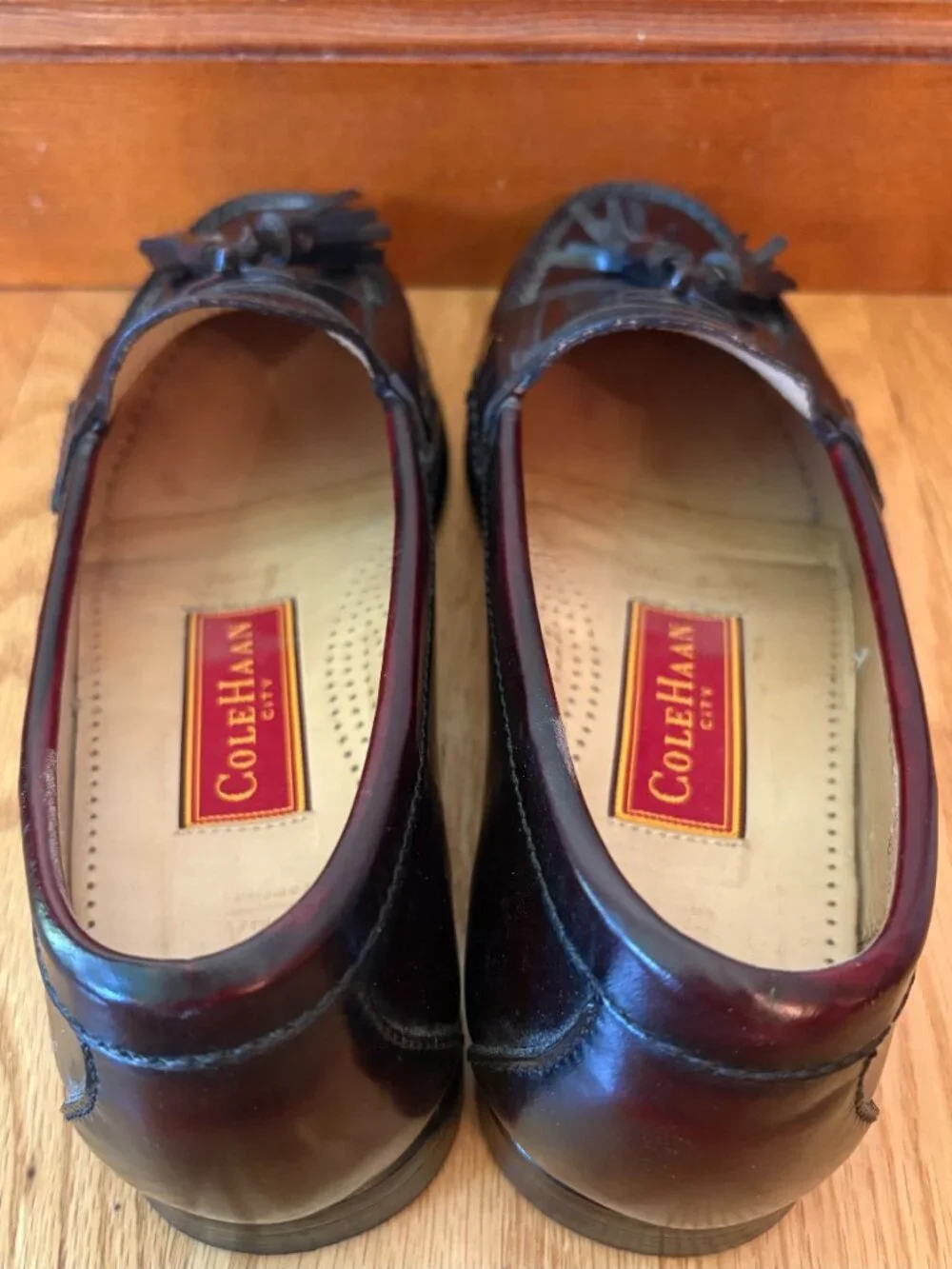 Cole Haan City Pinch Tassel Loafers Burgundy Leather Size 7 1/2 D Classic Preppy